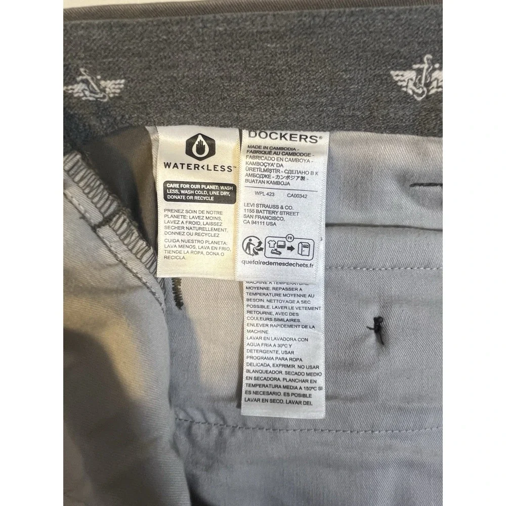 Dockers Men's Classic Fit Workday Khaki Waterless Stretch Pants 42x30 Brown